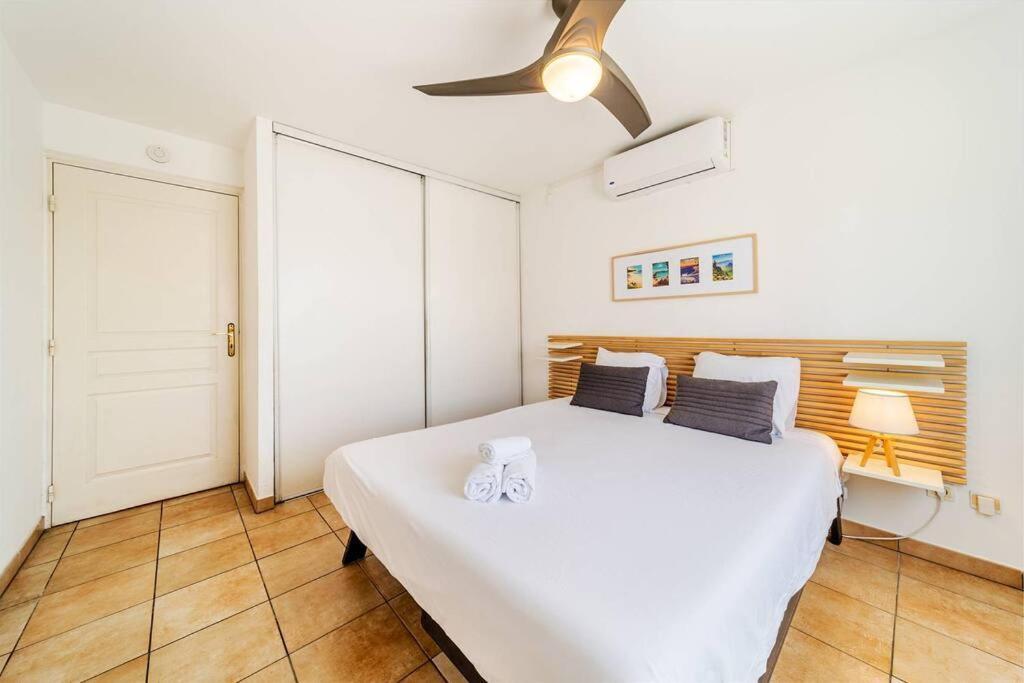 Jade - Appt 2 Chb - 4 Personnes - A 200 M Du Lagon De Saint-Pierre - Residence Avec Belle Piscine Et Parking Prive - Sur Le Front De Mer Et A 2 Pas Du Centre-Ville De St-Pierre Εξωτερικό φωτογραφία